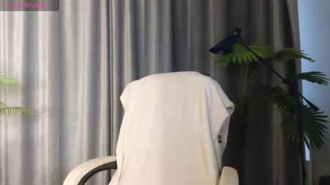 lowkeywild_ online show from 28, 7, 2026