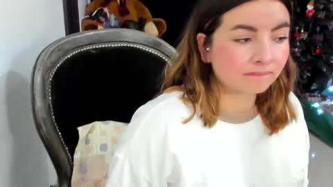 luara__01__lecat_1 online show from 15, 12, 2025