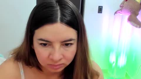 luara__01__lecat_1 online show from 18, 2, 2026