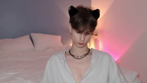 lucacharm online show from 2, 1, 2025