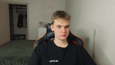 Lucas Gill online show from 29, 9, 2025