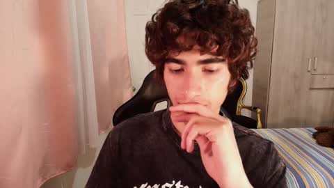 lucas_xo online show from 7, 10, 2025