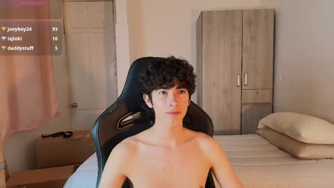 Snapshot of lucas_xo chatting on 4, 6, 2026 lucas_xo online show from 4, 6, 2026