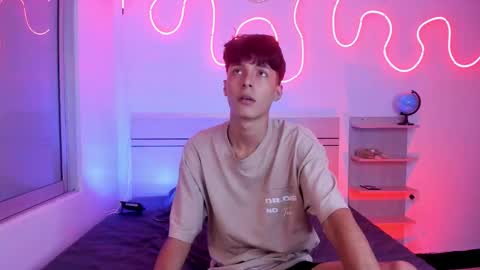 Snapshot of luccas_ferreira chatting on 9, 11, 2025 Luccas Ferreira online show from 9, 11, 2025