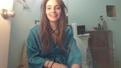 Luci Layne online show from 16, 2, 2025