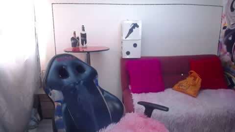 lucia_evans21 online show from 25, 7, 2026