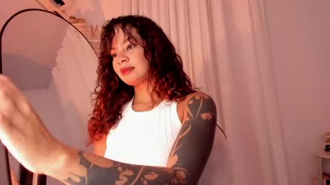 Snapshot of lucia_lee_ chatting on 9, 1, 2025 Lucia online show from 9, 1, 2025