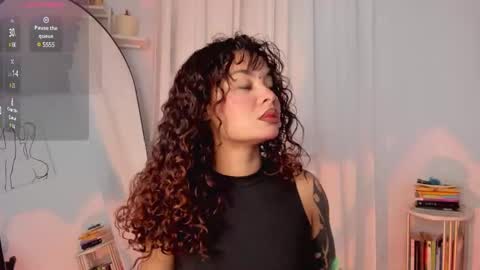 Snapshot of lucia_lee_ chatting on 10, 2, 2025 Lucia online show from 10, 2, 2025