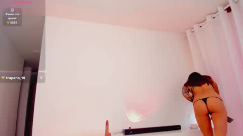 Snapshot of lucia_lee_ chatting on 16, 10, 2025 Lucia online show from 16, 10, 2025