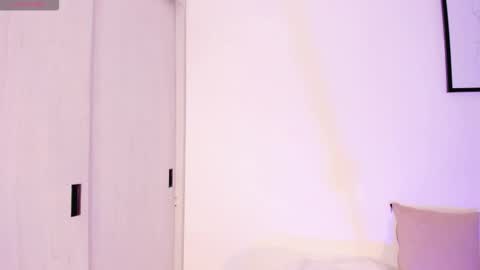 Snapshot of lucia_lee_ chatting on 25, 11, 2025 Lucia online show from 25, 11, 2025