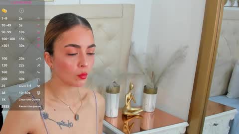 lucia_lorenz online show from 4, 11, 2025