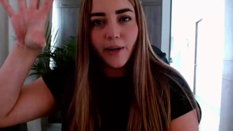 lucia star  online show from 13, 1, 2026