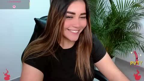 Snapshot of lucia_star_ chatting on 8, 7, 2026 lucia star online show from 8, 7, 2026
