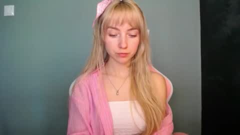 Lucy online show from 25, 4, 2026