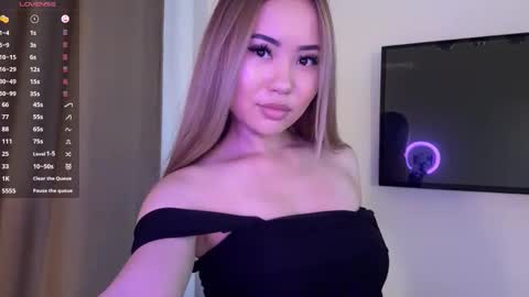 Kira online show from 8, 3, 2026