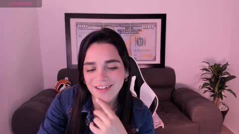 Snapshot of lucianamoreau_ chatting on 18, 1, 2026 Luciana M online show from 18, 1, 2026