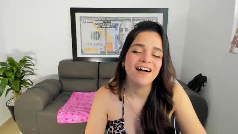 Snapshot of lucianamoreau_ chatting on 4, 3, 2026 Luciana M online show from 4, 3, 2026