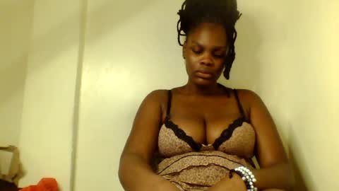 Snapshot of luciaresa chatting on 25, 7, 2026 luciaresa online show from 25, 7, 2026