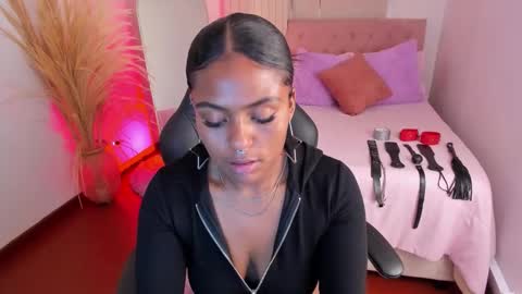 Snapshot of lucie_harper chatting on 14, 10, 2025 online show from 14, 10, 2025