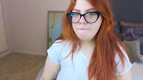 Snapshot of lucie_nicolls chatting on 12, 1, 2025 Lucie online show from 12, 1, 2025