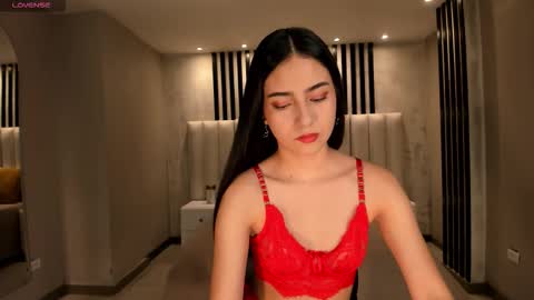 Lucie Martin online show from 2, 3, 2026