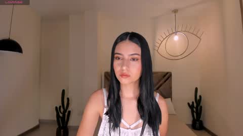 Lucie Martin online show from 21, 4, 2026