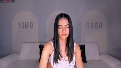 Lucie Martin online show from 29, 4, 2026