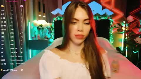 Snapshot of lucifiella chatting on 18, 9, 2025 MimiFors online show from 18, 9, 2025