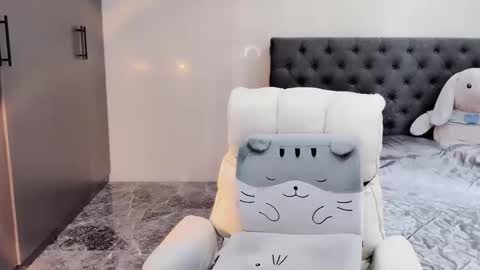 lucii04 online show from 25, 9, 2025