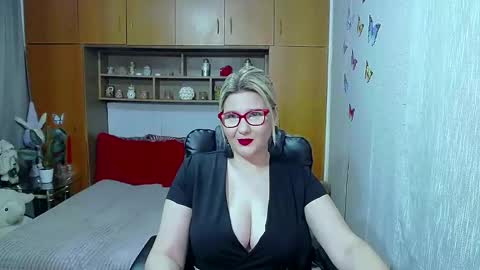 Snapshot of lucillefenlys chatting on 18, 3, 2026 Lucille Fenly online show from 18, 3, 2026