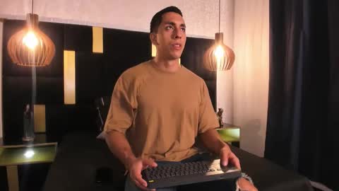 Snapshot of lucio__fox chatting on 8, 5, 2026 Lucio online show from 8, 5, 2026
