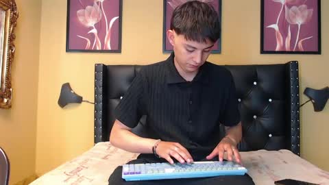 luckk_ online show from 2, 4, 2026