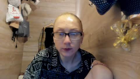 lucky_licky20 online show from 20, 12, 2024