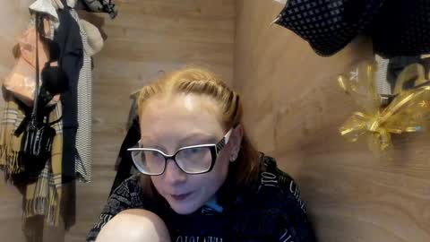 lucky_licky20 online show from 5, 1, 2025
