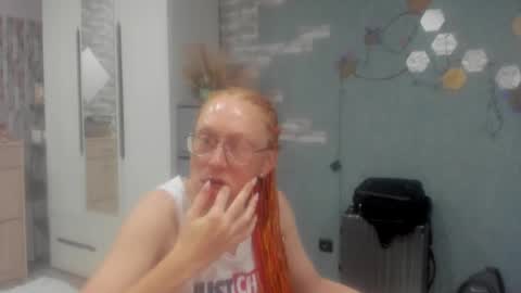 lucky_licky20 online show from 1, 12, 2025