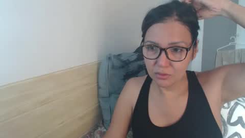 Snapshot of luckyisa chatting on 25, 9, 2025 angelisa online show from 25, 9, 2025