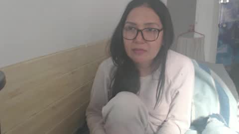 Snapshot of luckyisa chatting on 24, 11, 2025 angelisa online show from 24, 11, 2025