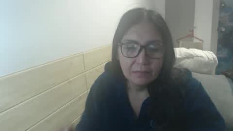 Snapshot of luckyisa chatting on 6, 1, 2026 angelisa online show from 6, 1, 2026