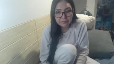 Snapshot of luckyisa chatting on 17, 2, 2026 angelisa online show from 17, 2, 2026