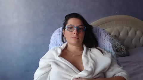 Snapshot of luckylinda23 chatting on 28, 9, 2025 luckylinda23 online show from 28, 9, 2025