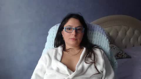 Snapshot of luckylinda23 chatting on 11, 10, 2025 luckylinda23 online show from 11, 10, 2025