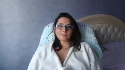 Snapshot of luckylinda23 chatting on 17, 10, 2025 luckylinda23 online show from 17, 10, 2025