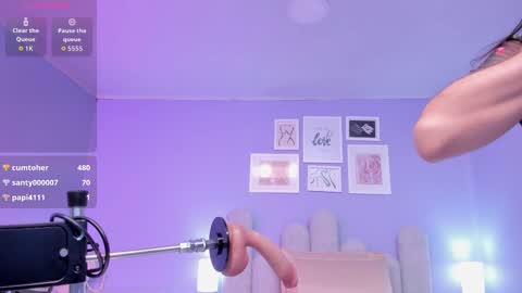 Snapshot of lucrecia_sucker chatting on 4, 10, 2025 Lu online show from 4, 10, 2025