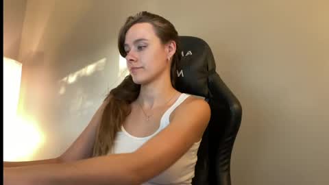 Snapshot of lucy12821 chatting on 18, 5, 2026 Lucy online show from 18, 5, 2026