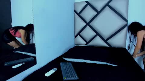   online show from 10, 9, 2025