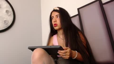   online show from 12, 11, 2025