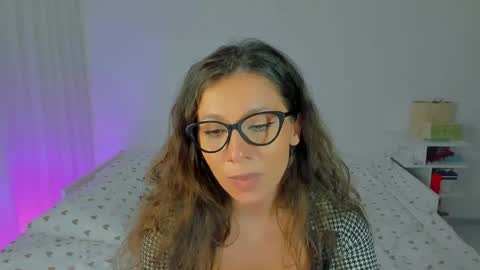 lucy__ray online show from 22, 4, 2026