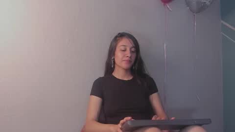 Lucy Herrera online show from 25, 2, 2026