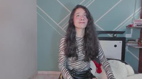 Lucy Herrera online show from 23, 4, 2026