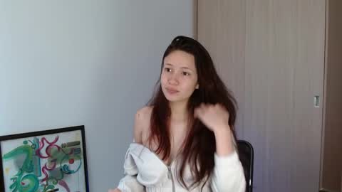 Snapshot of lucy_collins_g chatting on 20, 10, 2025 Lucy online show from 20, 10, 2025